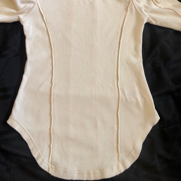 Free People Almost Famous Cold Shoulder Top Sz Small - Picture 7 of 7